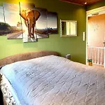 Of Africa - Einzigartige Themenzimmer, Eingezaeunten Garten, Sauna, Whirlpool & Kamin, Hunde Willkommen, Gasgrill, Voll Ausgestattete Kueche, Grosser Essbereich, Hamburg & Stade In Der Naehe *