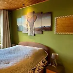 Prázdninový dům Of Africa - Einzigartige Themenzimmer, Eingezaeunten Garten, Sauna, Whirlpool & Kamin, Hunde Willkommen, Gasgrill, Voll Ausgestattete Kueche, Grosser Essbereich, Hamburg & Stade In Der Naehe *