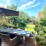 Prázdninový dům Of Africa - Einzigartige Themenzimmer, Eingezaeunten Garten, Sauna, Whirlpool & Kamin, Hunde Willkommen, Gasgrill, Voll Ausgestattete Kueche, Grosser Essbereich, Hamburg & Stade In Der Naehe Hollern-Twielenfleth