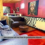 Prázdninový dům Of Africa - Einzigartige Themenzimmer, Eingezaeunten Garten, Sauna, Whirlpool & Kamin, Hunde Willkommen, Gasgrill, Voll Ausgestattete Kueche, Grosser Essbereich, Hamburg & Stade In Der Naehe Hollern-Twielenfleth
