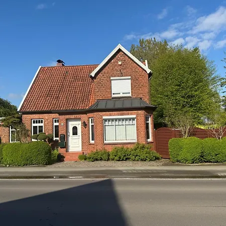 Дом отдыха Of Africa - Einzigartige Themenzimmer, Eingezaeunten Garten, Sauna, Whirlpool & Kamin, Hunde Willkommen, Gasgrill, Voll Ausgestattete Kueche, Grosser Essbereich, Hamburg & Stade In Der Naehe Hollern-Twielenfleth
