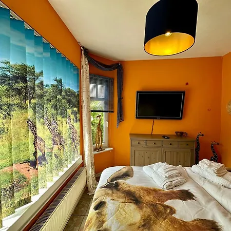 Of Africa - Einzigartige Themenzimmer, Eingezaeunten Garten, Sauna, Whirlpool & Kamin, Hunde Willkommen, Gasgrill, Voll Ausgestattete Kueche, Grosser Essbereich, Hamburg & Stade In Der Naehe