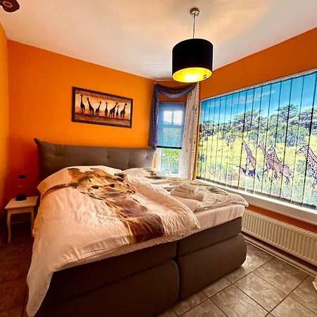Дом отдыха Of Africa - Einzigartige Themenzimmer, Eingezaeunten Garten, Sauna, Whirlpool & Kamin, Hunde Willkommen, Gasgrill, Voll Ausgestattete Kueche, Grosser Essbereich, Hamburg & Stade In Der Naehe Hollern-Twielenfleth