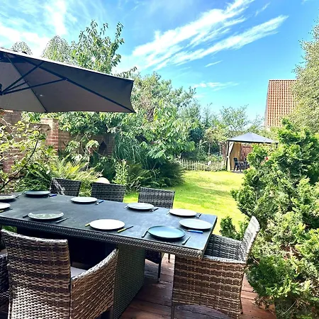 Дом отдыха Of Africa - Einzigartige Themenzimmer, Eingezaeunten Garten, Sauna, Whirlpool & Kamin, Hunde Willkommen, Gasgrill, Voll Ausgestattete Kueche, Grosser Essbereich, Hamburg & Stade In Der Naehe Hollern-Twielenfleth