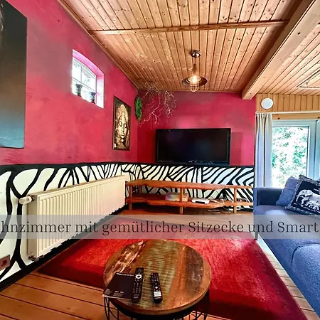 Of Africa - Einzigartige Themenzimmer, Eingezaeunten Garten, Sauna, Whirlpool & Kamin, Hunde Willkommen, Gasgrill, Voll Ausgestattete Kueche, Grosser Essbereich, Hamburg & Stade In Der Naehe Holiday home *