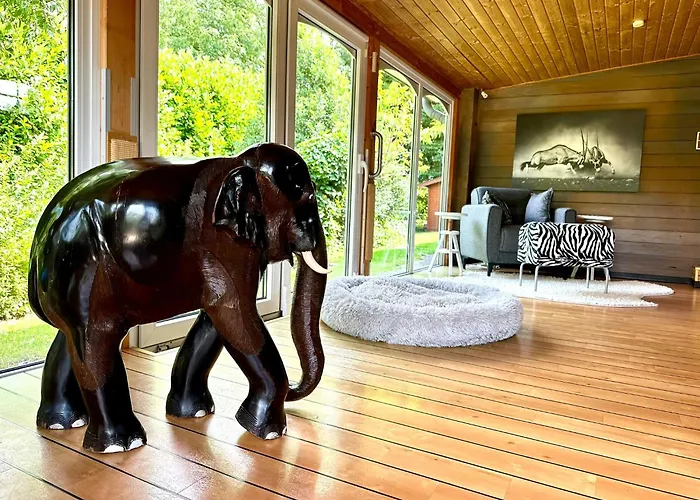 Semesterbostad Of Africa - Einzigartige Themenzimmer, Eingezaeunten Garten, Sauna, Whirlpool & Kamin, Hunde Willkommen, Gasgrill, Voll Ausgestattete Kueche, Grosser Essbereich, Hamburg & Stade In Der Naehe Hollern-Twielenfleth