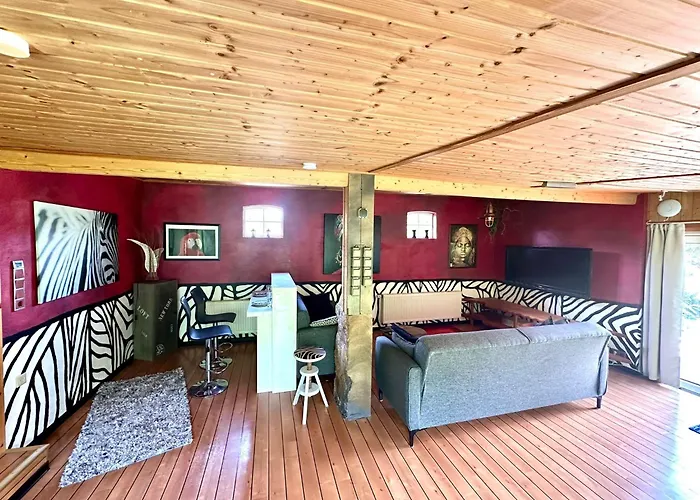 Of Africa - Einzigartige Themenzimmer, Eingezaeunten Garten, Sauna, Whirlpool & Kamin, Hunde Willkommen, Gasgrill, Voll Ausgestattete Kueche, Grosser Essbereich, Hamburg & Stade In Der Naehe Semesterbostad