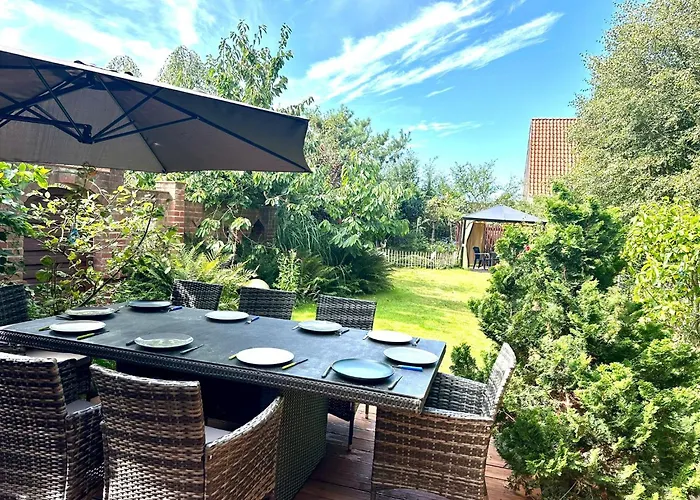 Prázdninový dům Of Africa - Einzigartige Themenzimmer, Eingezaeunten Garten, Sauna, Whirlpool & Kamin, Hunde Willkommen, Gasgrill, Voll Ausgestattete Kueche, Grosser Essbereich, Hamburg & Stade In Der Naehe Hollern-Twielenfleth